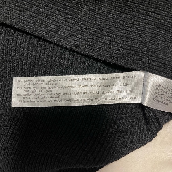 Criss Cross Sweater - Picture 4 of 4